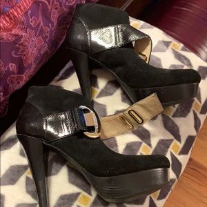 Black with gold buckle Micheal Kors heels